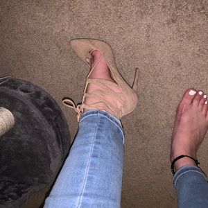 TAN HEELS